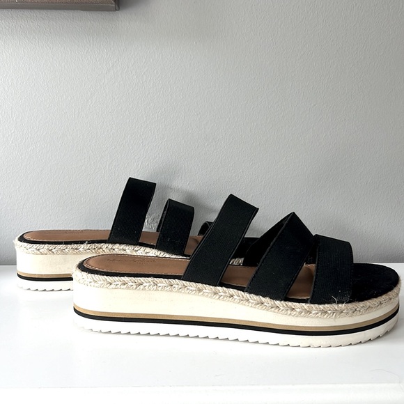 Universal Threads Women’s Sandals size 8 - Picture 3 of 4